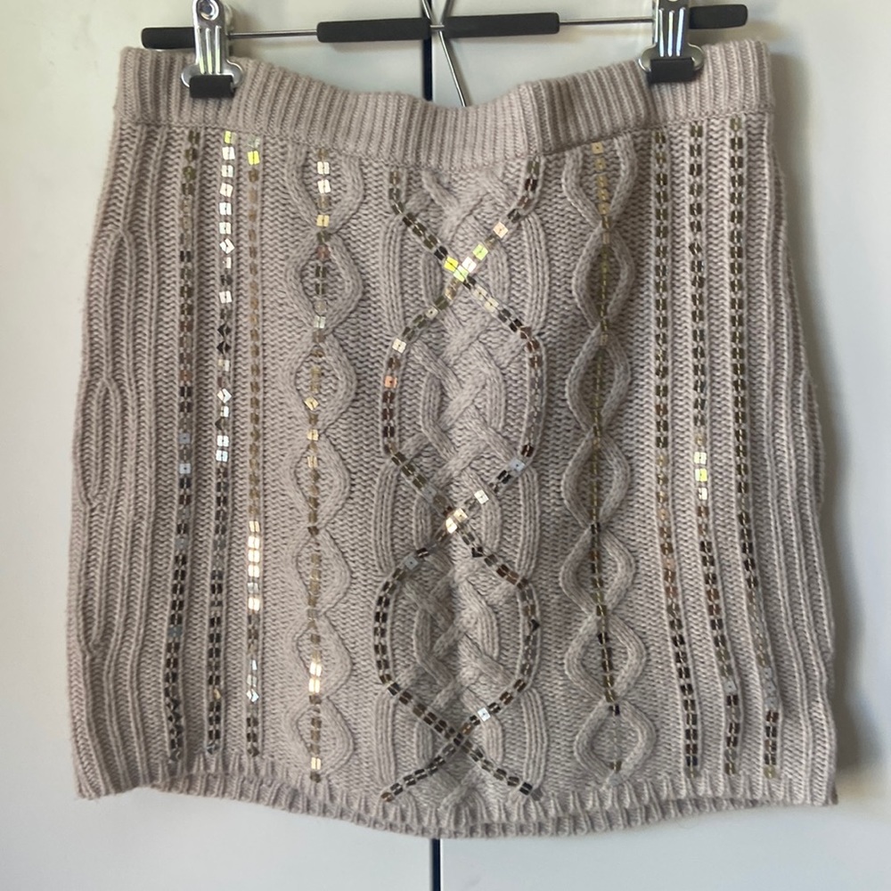 Large knit mini skirt with sequins Moda International